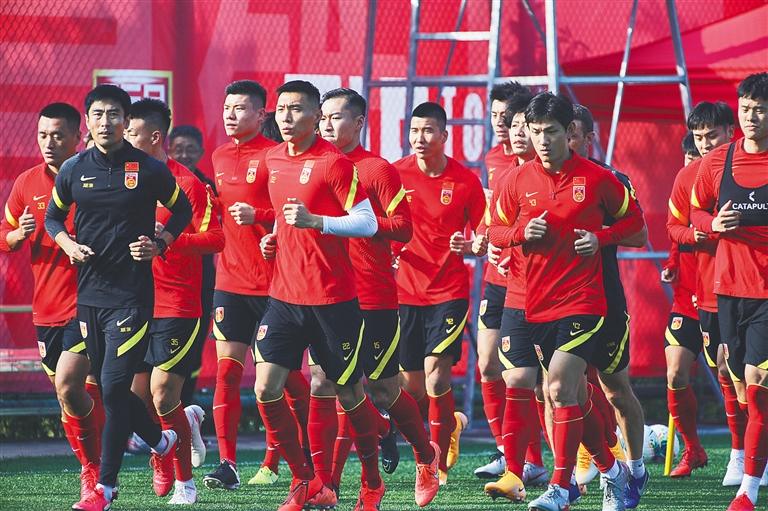 GALA ：今天队友都打的很好 不管劣势还是优势就一直想着怎么去赢