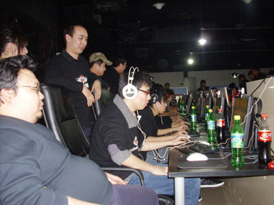 Tarzan赵信的突破野心穿透了 Top Esports 。兄弟的操作难以匹敌， Anyone's Legend 率先拿到赛点